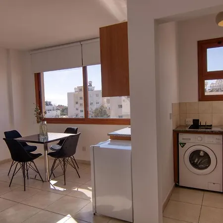 Phaedrus Living: Flat 104 Διαμέρισμα